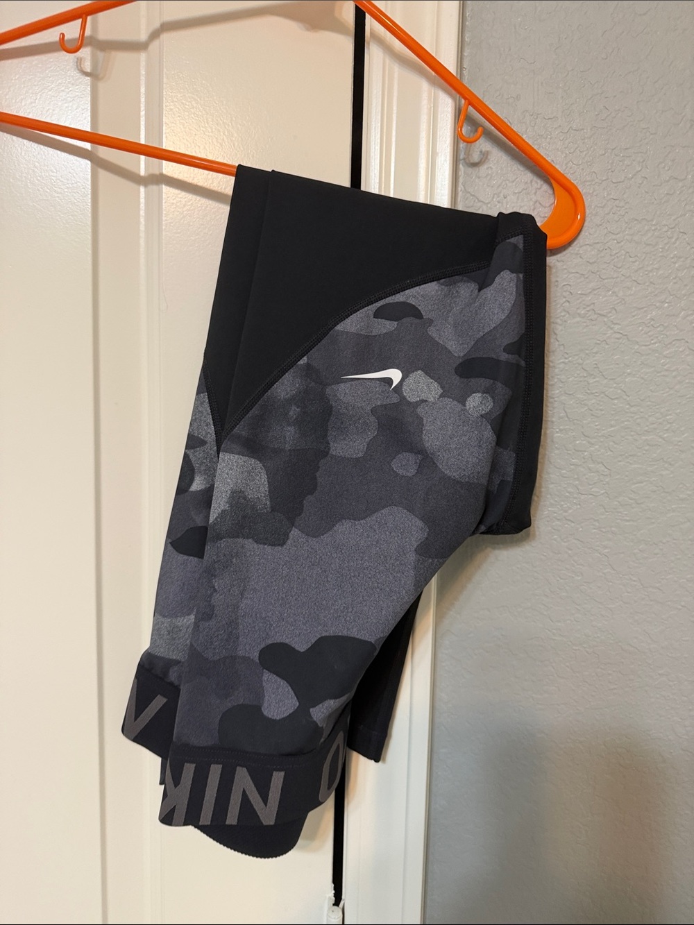 Nike womens Black & Gray Camo Leggings with Swoosh